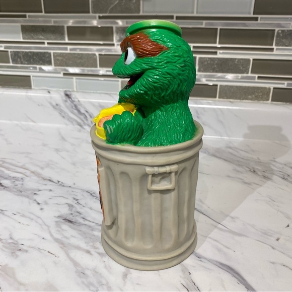 Vintage Sesame Street Oscar the Grouch coin bank - Picture 3 of 10
